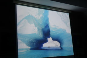 DSC01273 resize kopija 300x200 - Peter Hribar: Antarktika - predavanje