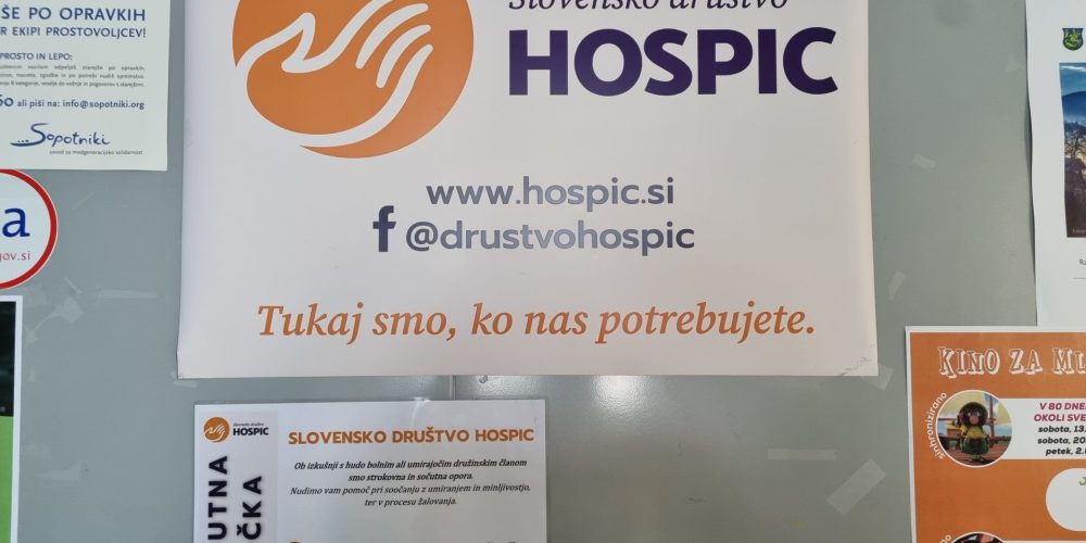 Hospickafe v cerkniški knjižnici